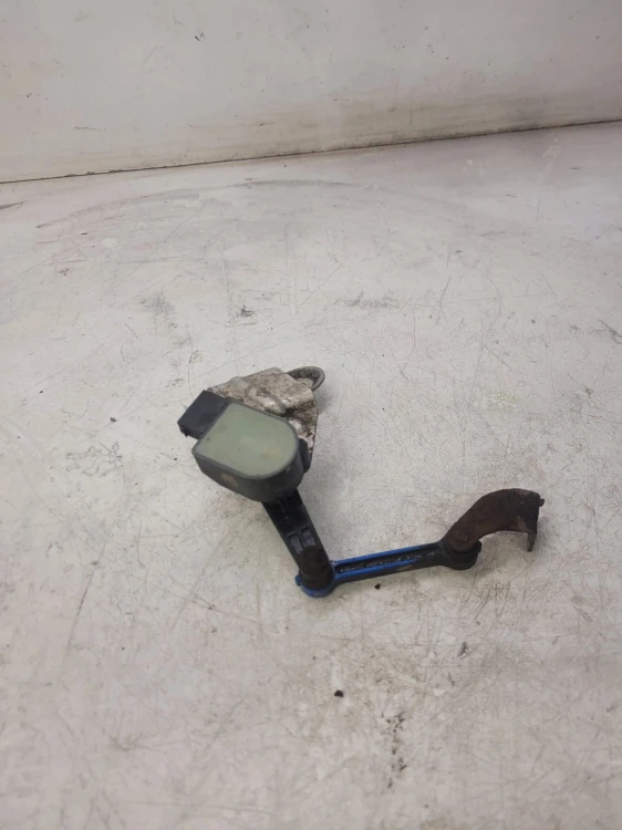 CZUJNIK POZIOMOWANIA ŚWIATEŁ AUDI A4 B7 8E0616571H