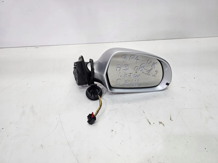 LUSTERKO PRAWY PRZÓD AUDI A3 8P LIFT LX7W 6PIN UK 8P4 SPORTBACK