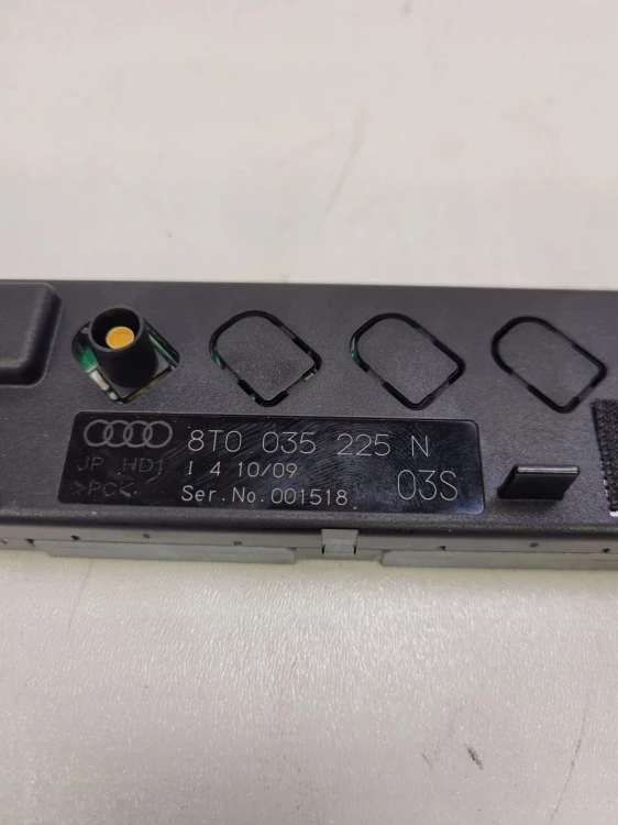 WZMACNIACZ ANTENY AUDI A5 8T 8T0035225N