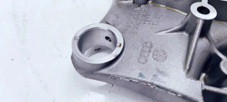 OBUDOWA WAŁKÓW AUDI A4 B8 A5 1.8 TFSI 06H103166H