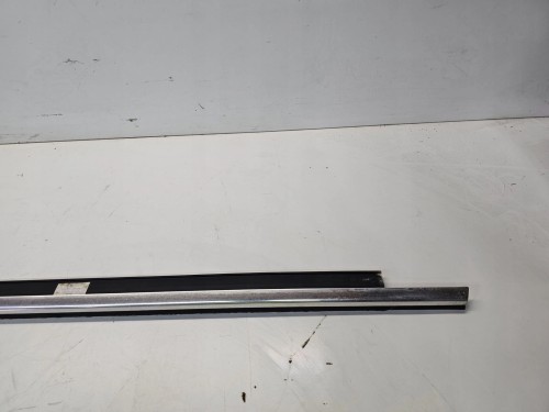 LISTWA CHROM SZYBY LEWY TYŁ AUDI A3 8V 5-DRZWI 8V4853763