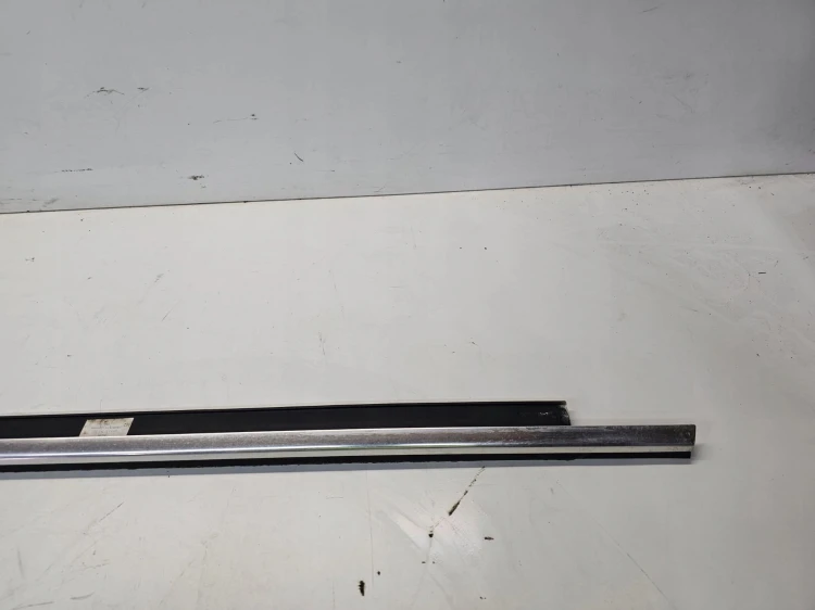 LISTWA CHROM SZYBY LEWY TYŁ AUDI A3 8V 5-DRZWI 8V4853763