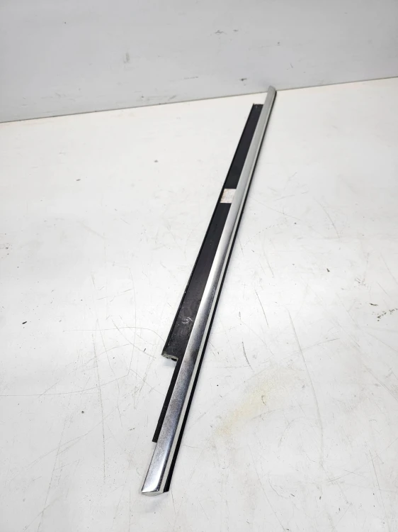 LISTWA CHROM SZYBY LEWY TYŁ AUDI A3 8V 5-DRZWI 8V4853763