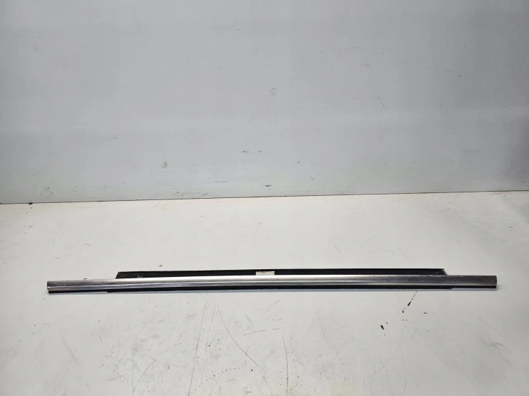 LISTWA CHROM SZYBY LEWY TYŁ AUDI A3 8V 5-DRZWI 8V4853763