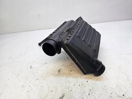 OBUDOWA FILTRA POWIETRZA AUDI A3 8V VOLKSWAGEN SEAT SKODA 04E129611H