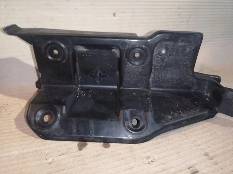 ŚLIZG ZDERZAKA TYŁ AUDI A6 C6 4F5807891