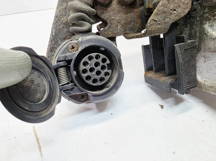 HAK HOLOWNICZY WYPINANY AL-KO AUDI A4 B7 8E0092155B 8E0800495A