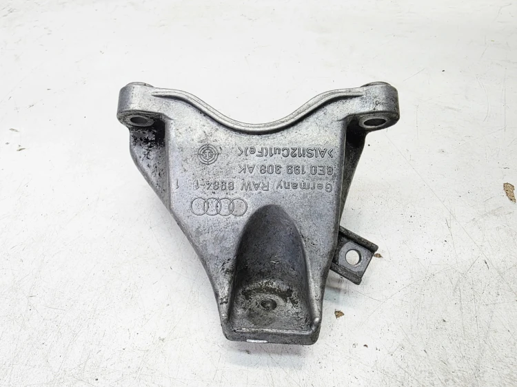 ŁAPA PODPORA MOCOWANIE SILNIKA PRAWA AUDI A4 B7 3.0 TDI 8E0199308AK