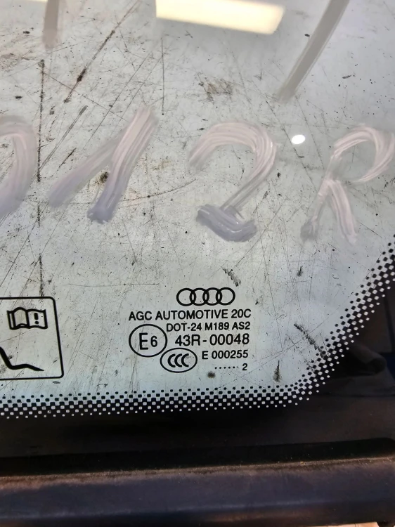 SZYBA KAROSERYJNA AUDI A4 B8 8K5 SEDAN CHROM PRAWY TYŁ 2012R ORYGINAŁ !!!