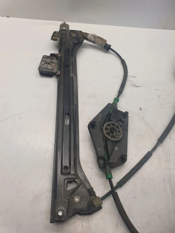 MECHANIZM SZYBY LEWY PRZÓD AUDI A5 8T8837461