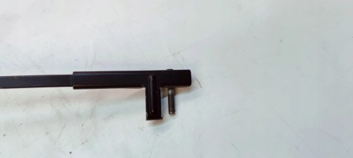 RAMIĘ WYCIERACZKI PRAWE AUDI A3 8P 8P1955410A