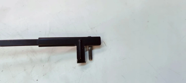 RAMIĘ WYCIERACZKI PRAWE AUDI A3 8P 8P1955410A