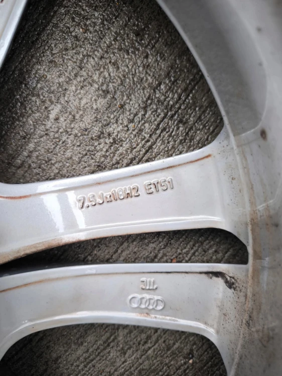 FELGA ALUMINIOWA AUDI A3 S3 8V VW SEAT 7.5J R18 ET51 8V0601025BL Z*4*