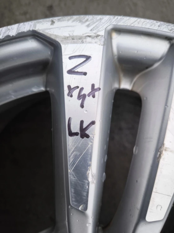 FELGA ALUMINIOWA AUDI A3 S3 8V VW SEAT 7.5J R18 ET51 8V0601025BL Z*4*