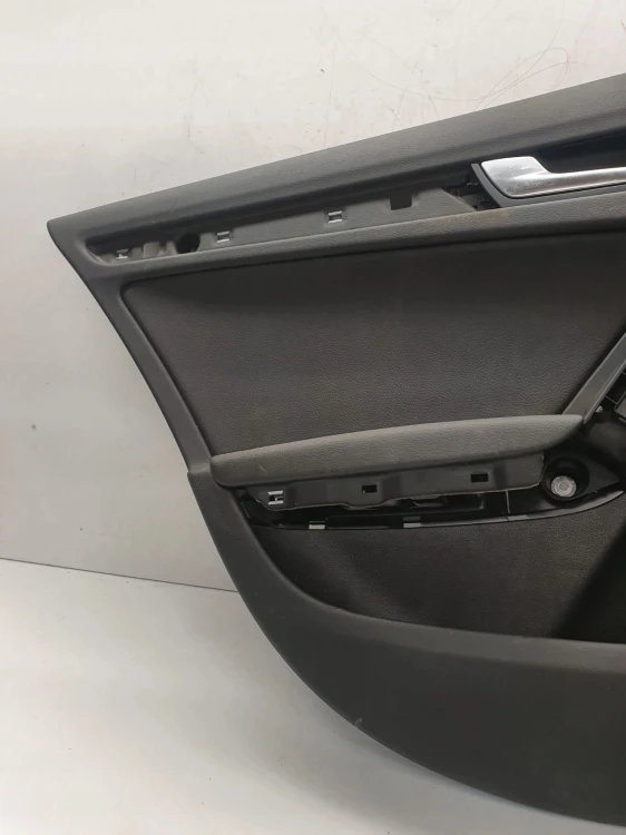 BOCZEK DRZWI LEWY TYŁ AUDI A4 B8 8K1867305