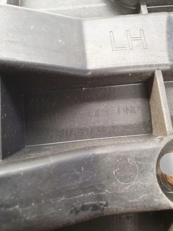 ŚLIZG ZDERZAKA LEWY TYŁ AUDI A6 C6 4F5807897B