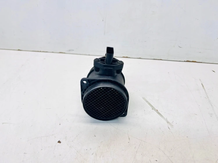 PRZEPŁYWOMIERZ CZUJNIK MASY POWIETRZA AUDI VOLKSWAGEN SEAT SKODA 7D0906461