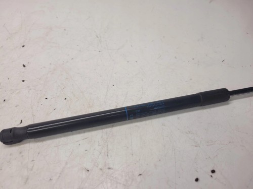 SIŁOWNIK TELESKOP KLAPY TYŁ AUDI A3 8V 8V3827552