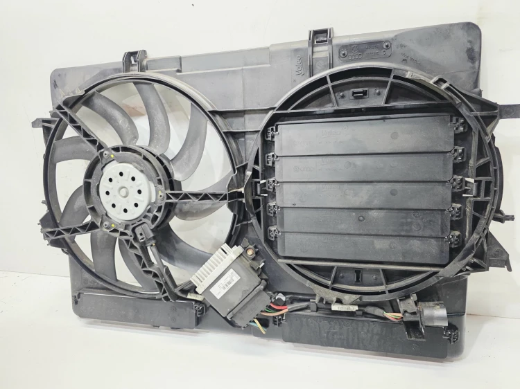 WENTYLATOR + OBUDOWA AUDI A4 B8 A5 Q5 A6 C7 8K0959501F 8K0121003AA