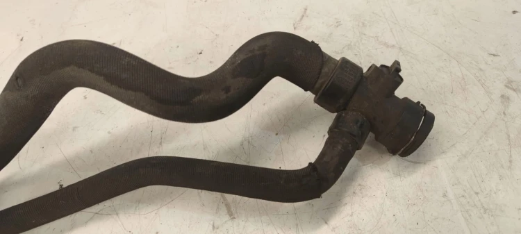 WĄŻ RURKA WODY KRÓCIEC AUDI A4 B7 A6 8E0121049