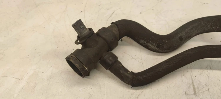 WĄŻ RURKA WODY KRÓCIEC AUDI A4 B7 A6 8E0121049
