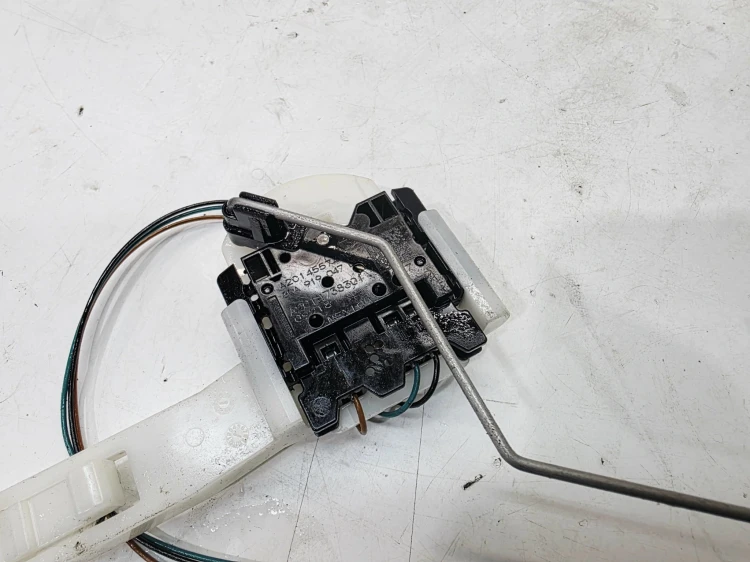 CZUJNIK POZIOMU PALIWA PŁYWAK AUDI Q5 FY 80A919047D