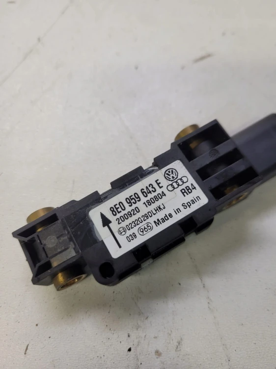 CZUJNIK UDERZENIOWY AUDI A4 B6 B7 8E0959643E