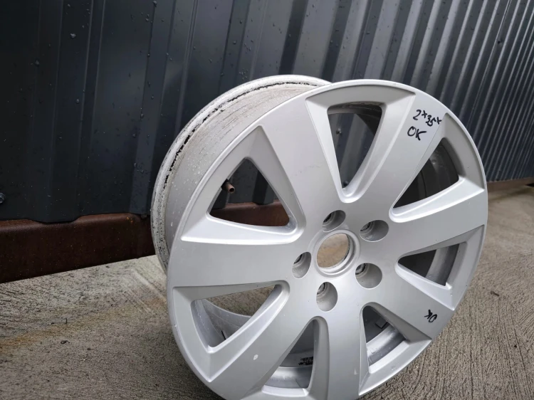 FELGA ALUMINIOWA AUDI A3 A4 A6 VW SKODA 7.0J R16 ET42 4F0601025AN Z*35* OK