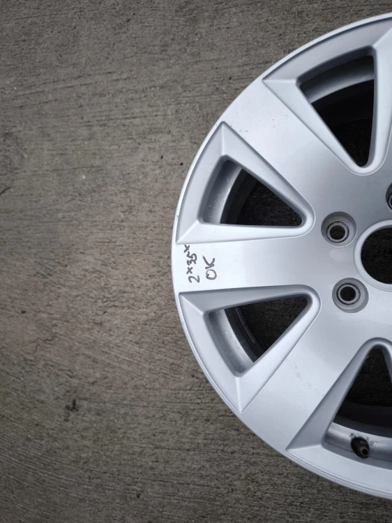 FELGA ALUMINIOWA AUDI A3 A4 A6 VW SKODA 7.0J R16 ET42 4F0601025AN Z*35* OK