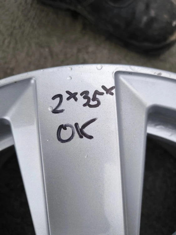 FELGA ALUMINIOWA AUDI A3 A4 A6 VW SKODA 7.0J R16 ET42 4F0601025AN Z*35* OK