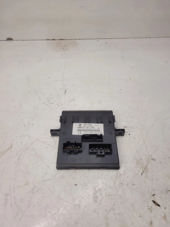 MODUŁ ŚWIATEŁ ILM AUDI A6 C6 4F0907279B 4F0910279L
