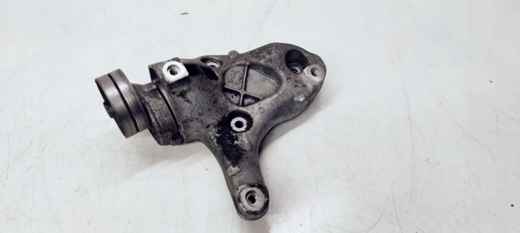 MOCOWANIE ŁAPA SPRĘŻARKI AUDI A3 8P 1K0260885B
