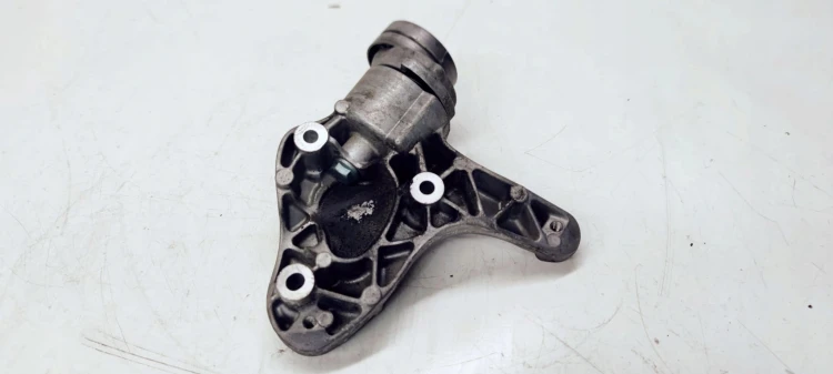 MOCOWANIE ŁAPA SPRĘŻARKI AUDI A3 8P 1K0260885B