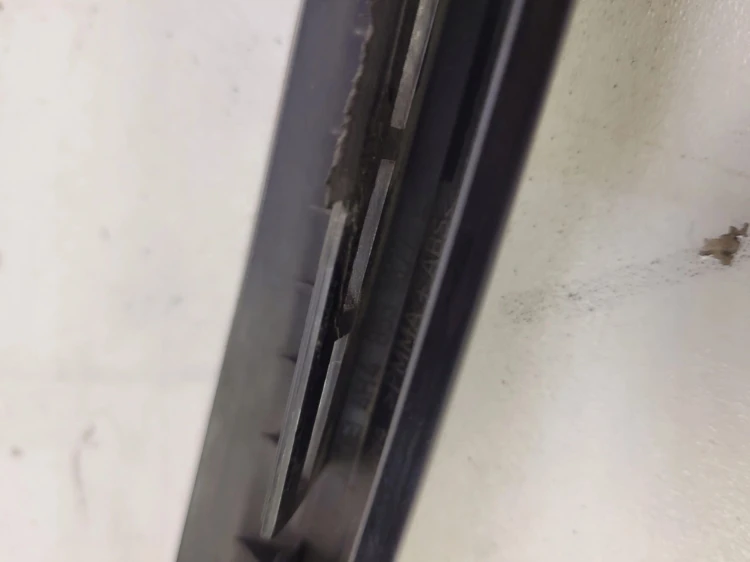 NAKŁADKA SŁUPKA C LEWY TYŁ AUDI A8 D4 4H4853377L