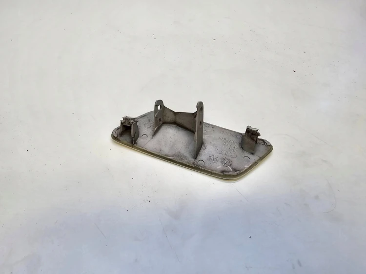 ZAŚLEPKA SPRYSKIWACZA PRAWA AUDI A3 8V 8V3955276