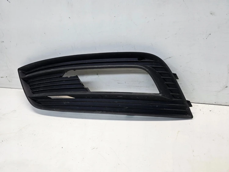 KRATKA ATRAPA ZDERZAKA LEWA AUDI A4 B8 LIFT 8K0807681K