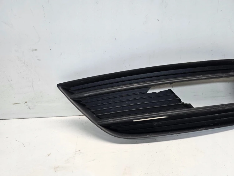 KRATKA ATRAPA ZDERZAKA LEWA AUDI A4 B8 LIFT 8K0807681K