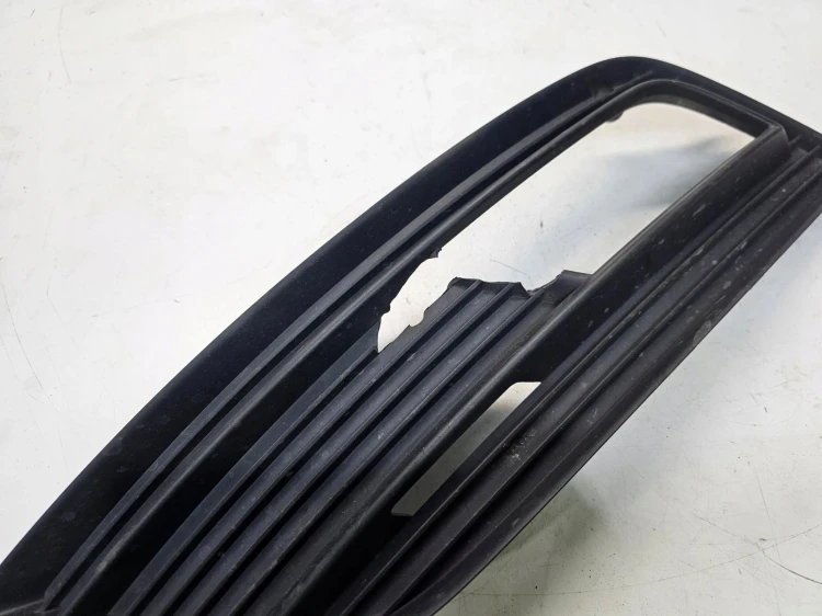 KRATKA ATRAPA ZDERZAKA LEWA AUDI A4 B8 LIFT 8K0807681K