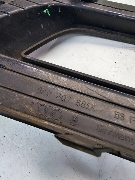 KRATKA ATRAPA ZDERZAKA LEWA AUDI A4 B8 LIFT 8K0807681K