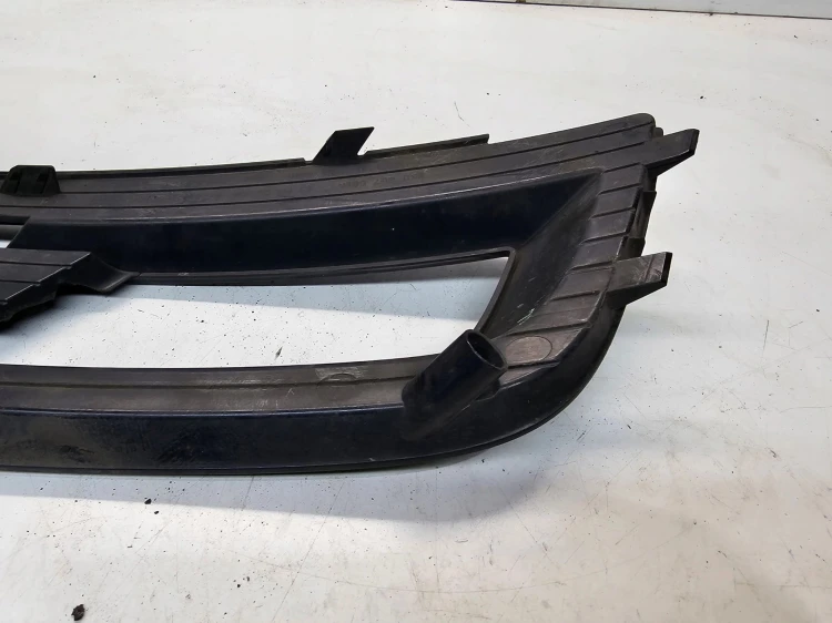 KRATKA ATRAPA ZDERZAKA LEWA AUDI A4 B8 LIFT 8K0807681K