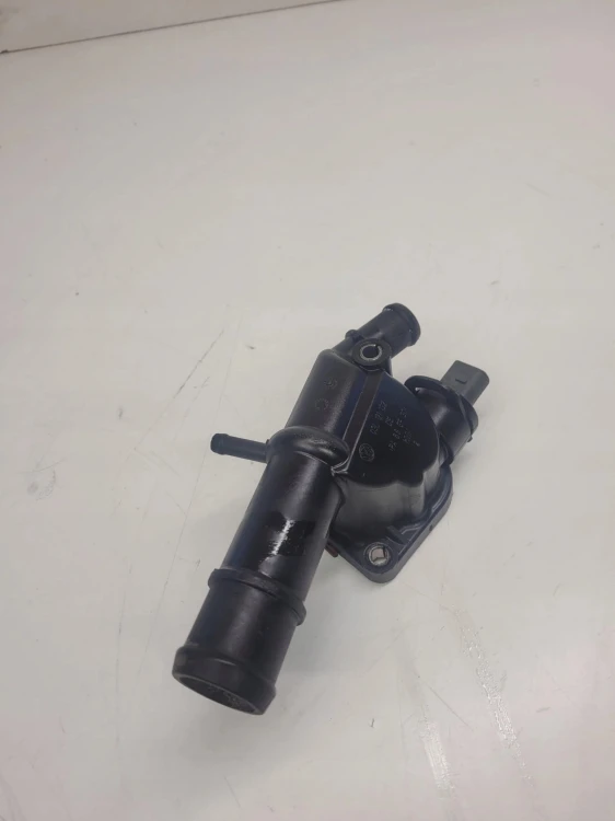 KRÓCIEC WODY AUDI VW SKODA 2.0 TDI 03L121132
