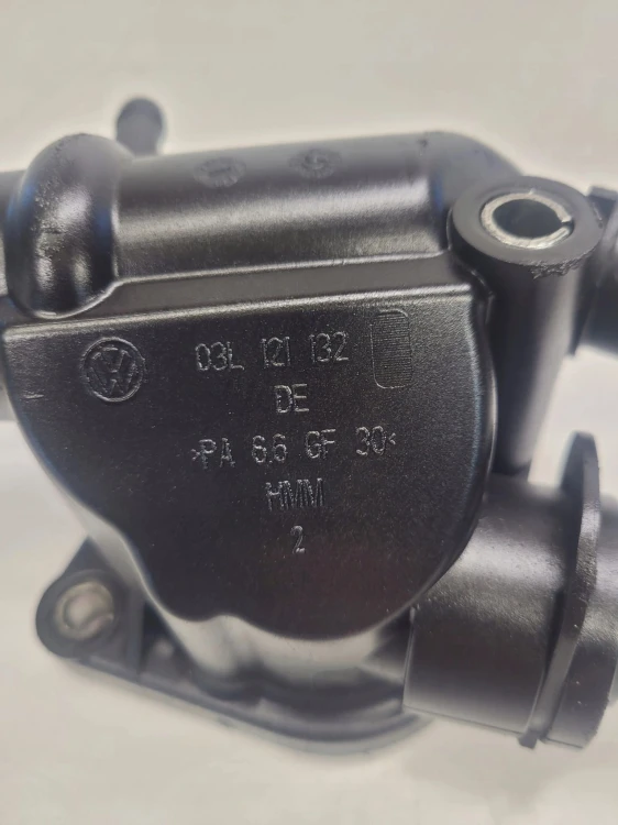 KRÓCIEC WODY AUDI VW SKODA 2.0 TDI 03L121132