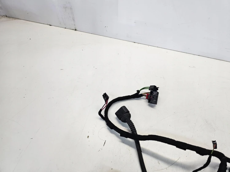 WIĄZKA DRZWI PRAWY LEWY TYŁ AUDI Q3 8U 8U0971687D