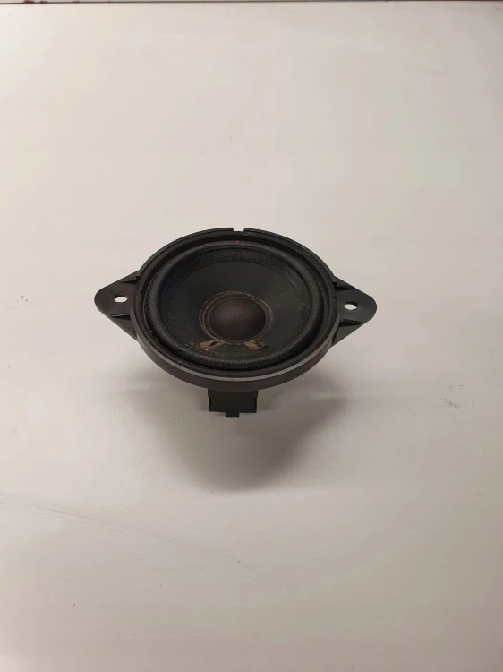GŁOŚNIK ŚREDNIOTONOWY AUDI A4 A5 Q5 BANG 8K9035709