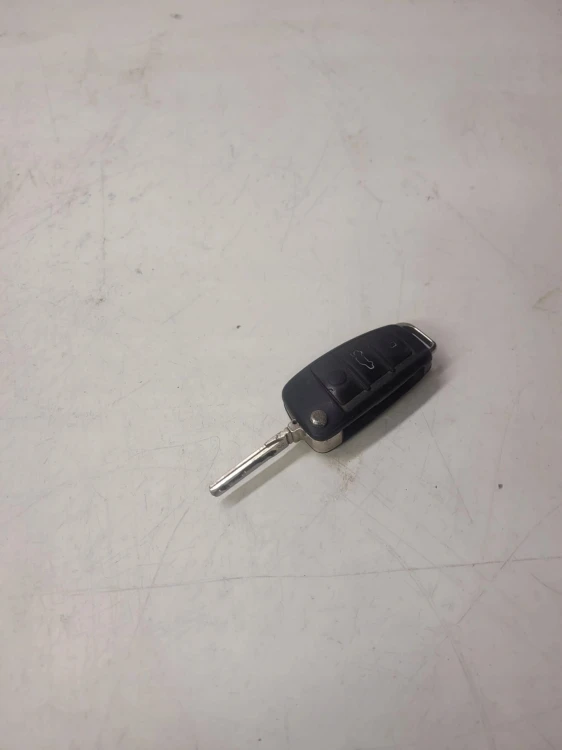 KLUCZYK PILOT SCYZORYK AUDI A6 C6 Q7 4F0837220R *8