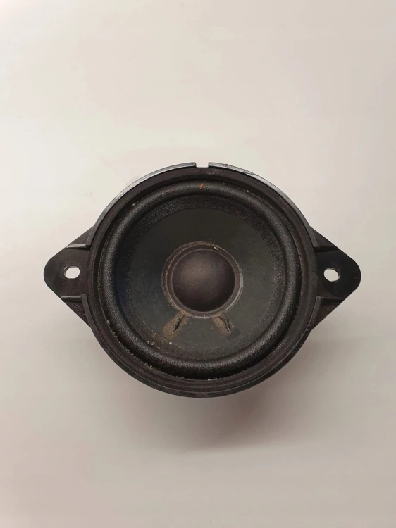 GŁOŚNIK ŚREDNIOTONOWY AUDI A4 A5 Q5 BANG 8K9035709