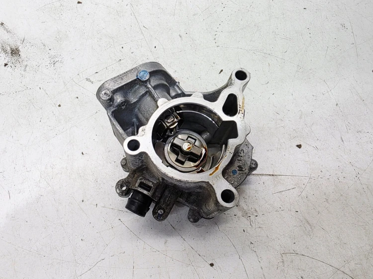 POMPA VACUM OBUDOWA AUDI A4 B9 A5 Q5 FY 1.8 2.0 TFSI 06K145100BB