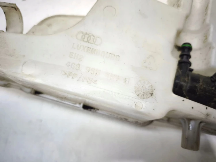 ZBIORNIK SPRYSKIWACZY POD XENON AUDI A6 C7 A7 4G8955451D