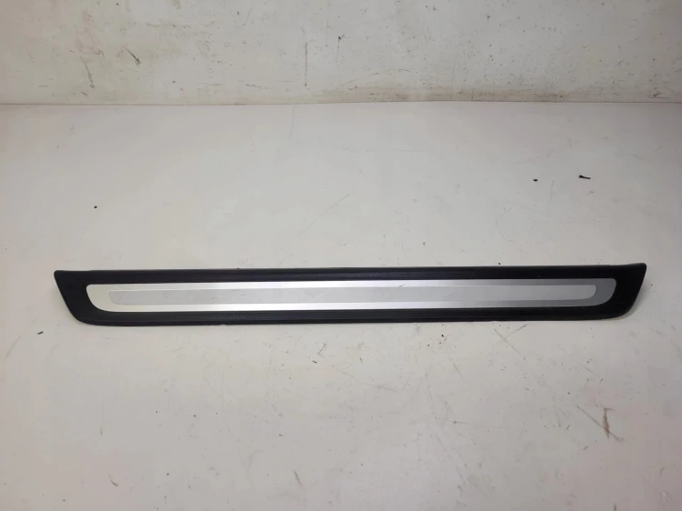 LISTWA PROGOWA PRAWY PRZÓD Q5 8R 8R0853374