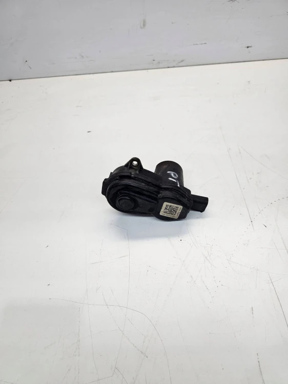 SILNICZEK HAMULCA RĘCZNEGO AUDI A6 C7 LIFT A7 LIFT Q5 32337647D